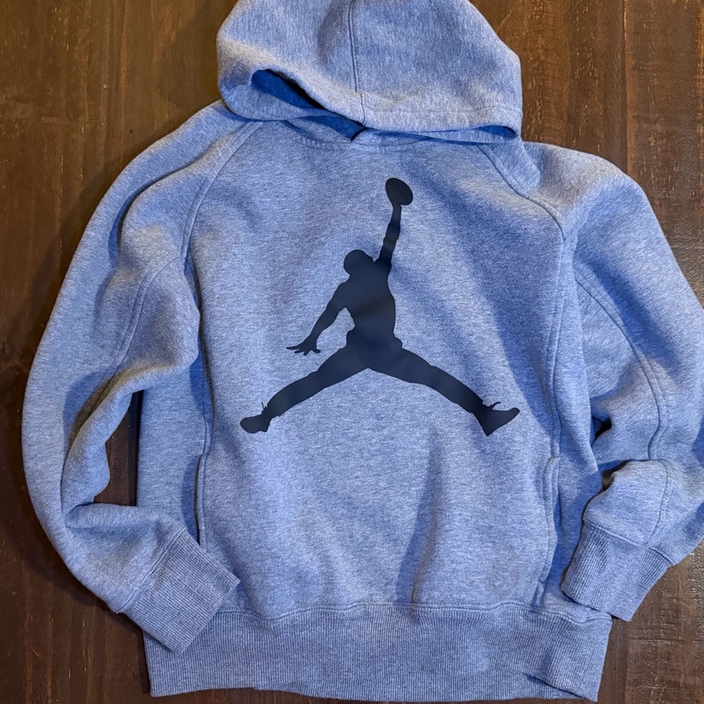 Jordan Kids Large or Woman’s Medium Gray Pullover Hoodie with Black Tag
